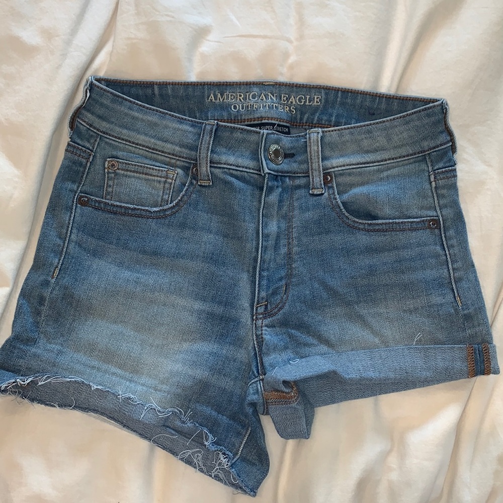 AMERICAN EAGLE HIGH WAISTED JEAN SHORTS SIZE 4